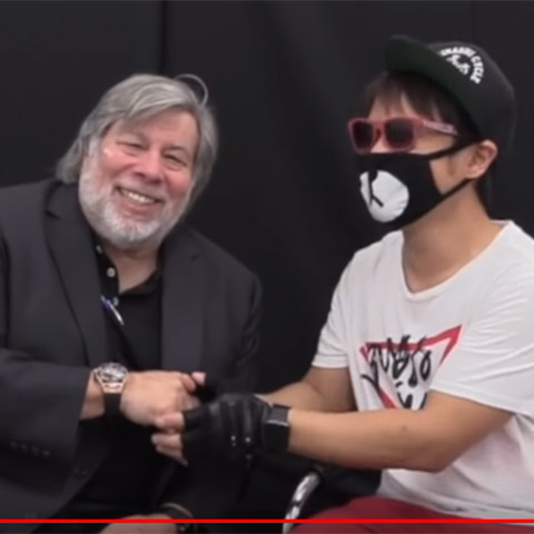 アップル創業者ら大物にインタビューを続々と成功させる謎のYouTuber